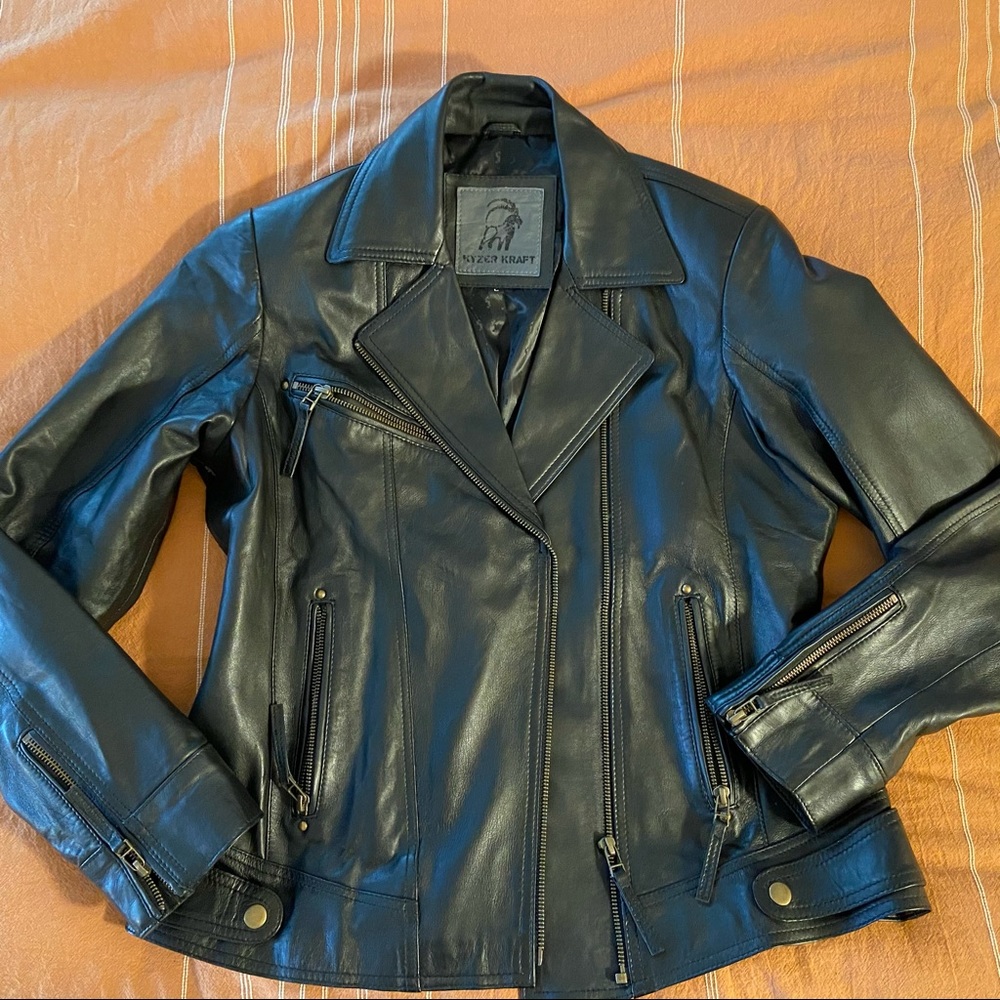 Black Leather Jacket! Like New! Size Large